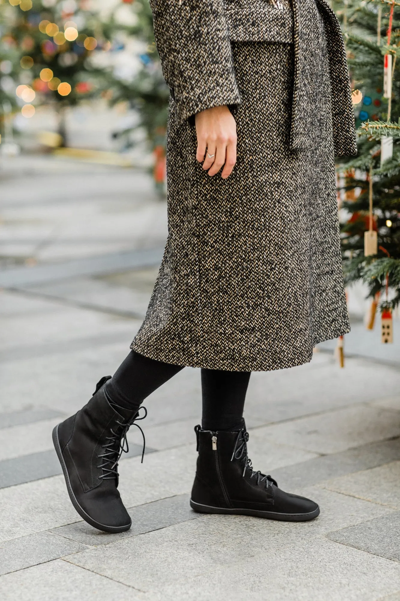 Cozy Black Insulated Winter Boots