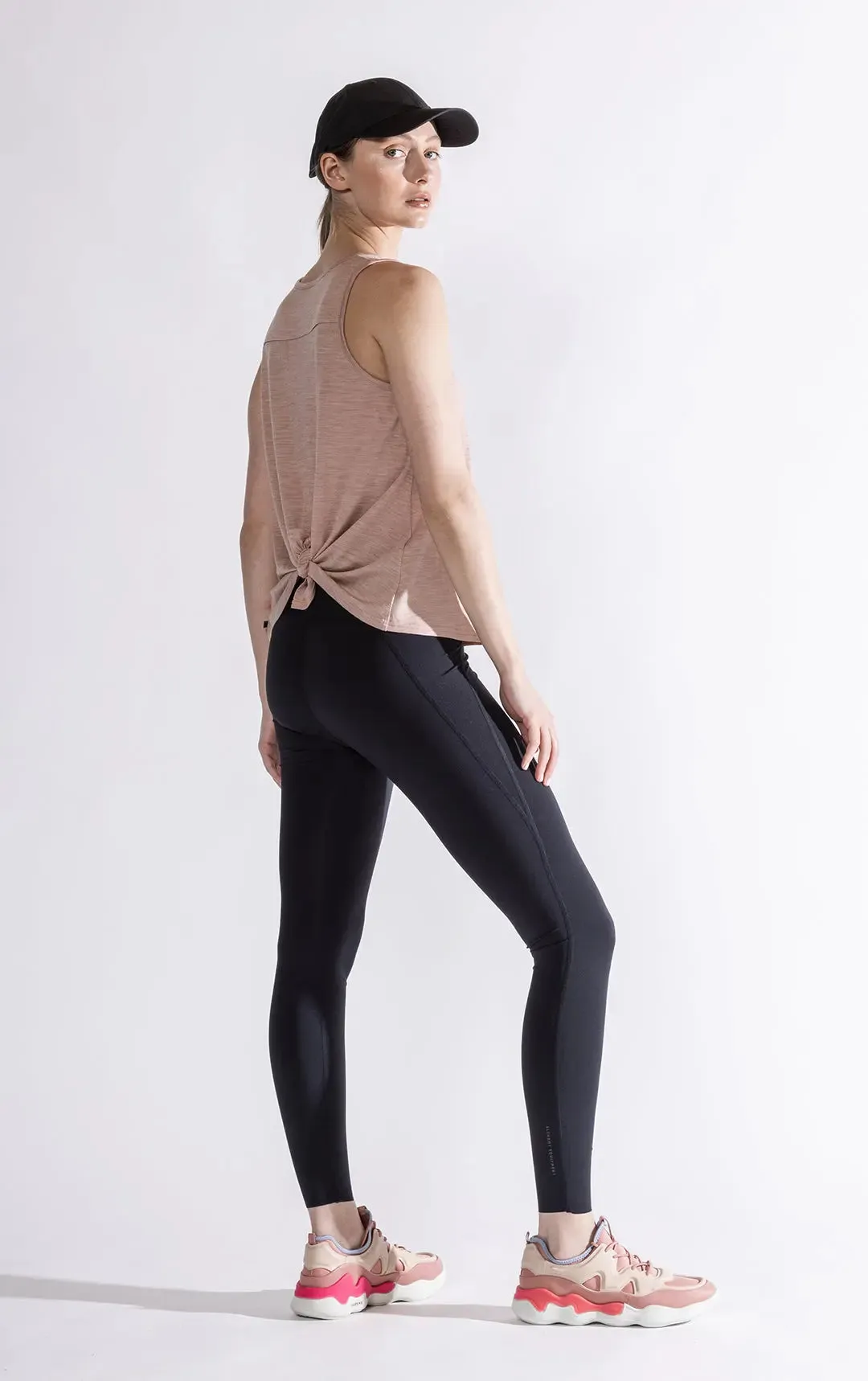 PERFORMANCE LEGGING - CLEARANCE