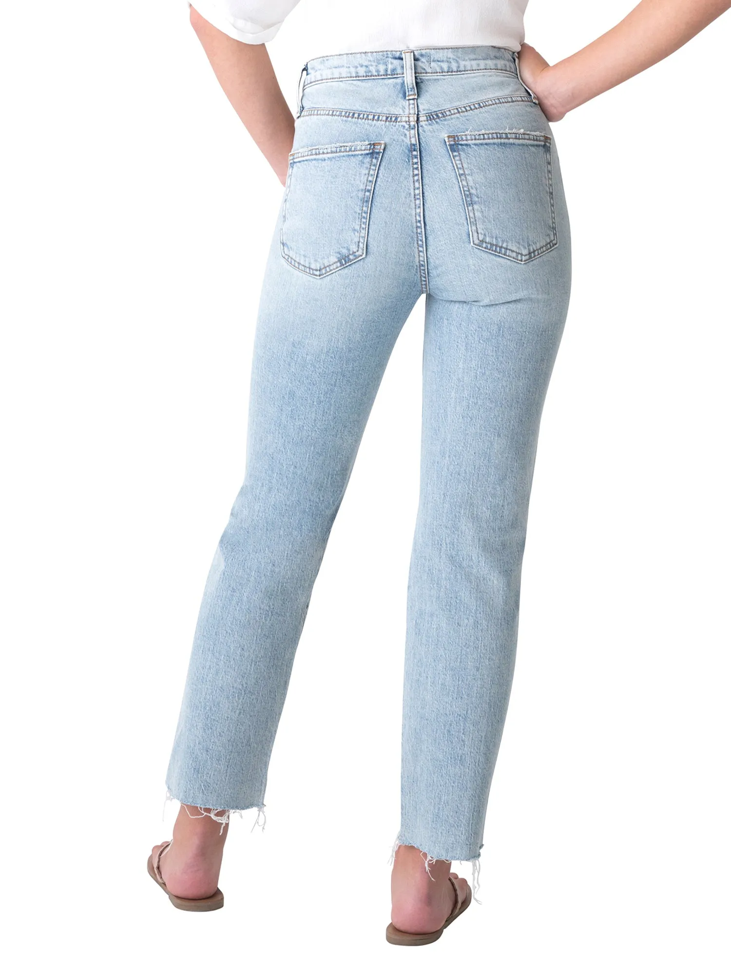 SILVER JEANS 28 HIGH WAIST HIGHLY DESIRABLE STRAIGHT JEANS - CLEARANCE